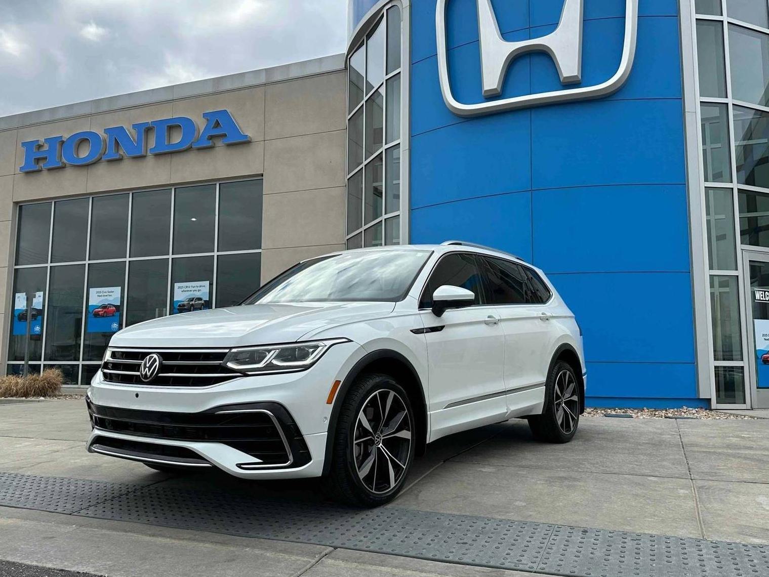 VOLKSWAGEN TIGUAN 4MOTION 2023 3VV4B7AX7PM063055 image